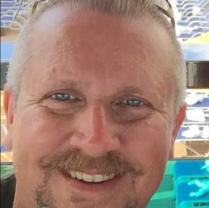 Meet your Posher, Dennis